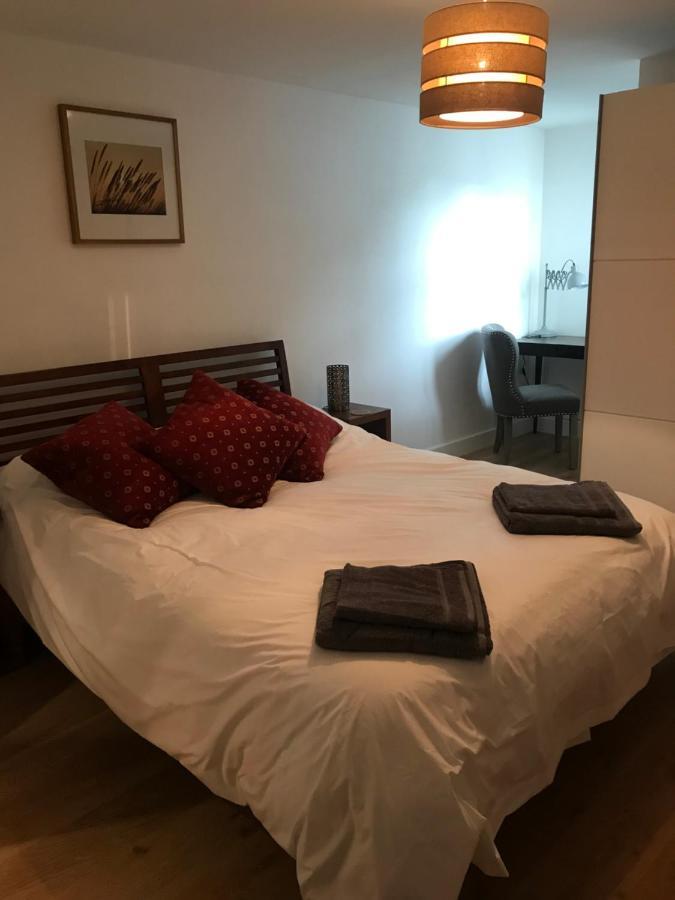 Modern Apartment With Stunning Views, Close To Amenities And St Ives 헤일 외부 사진
