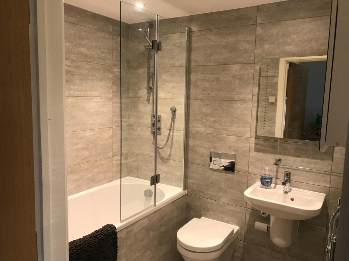 Modern Apartment With Stunning Views, Close To Amenities And St Ives 헤일 외부 사진