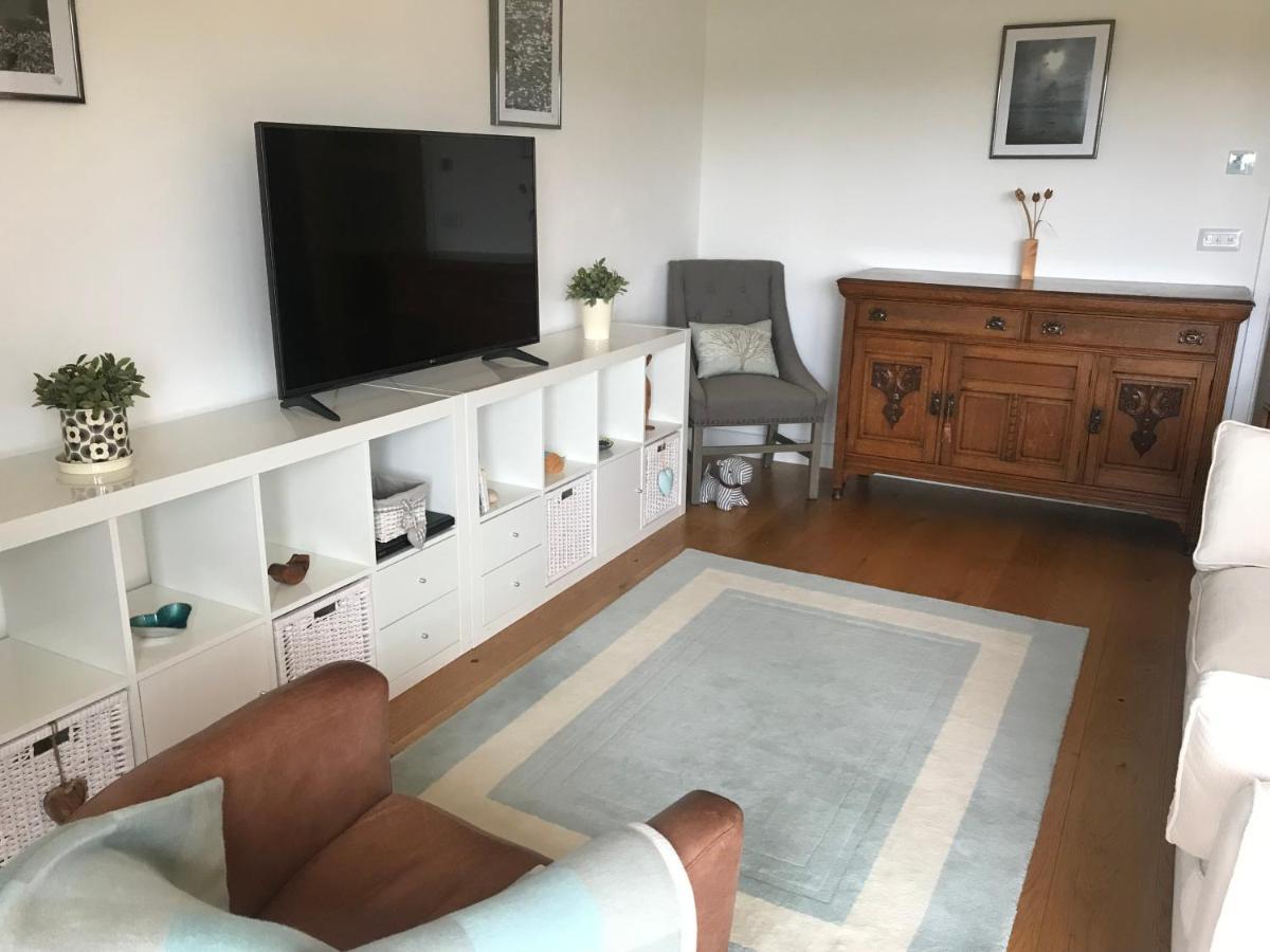 Modern Apartment With Stunning Views, Close To Amenities And St Ives 헤일 외부 사진